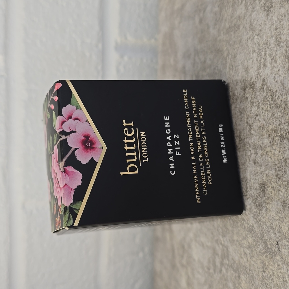 Butter London Champagne Fizz Manicure Candle - Picture 2 of 10